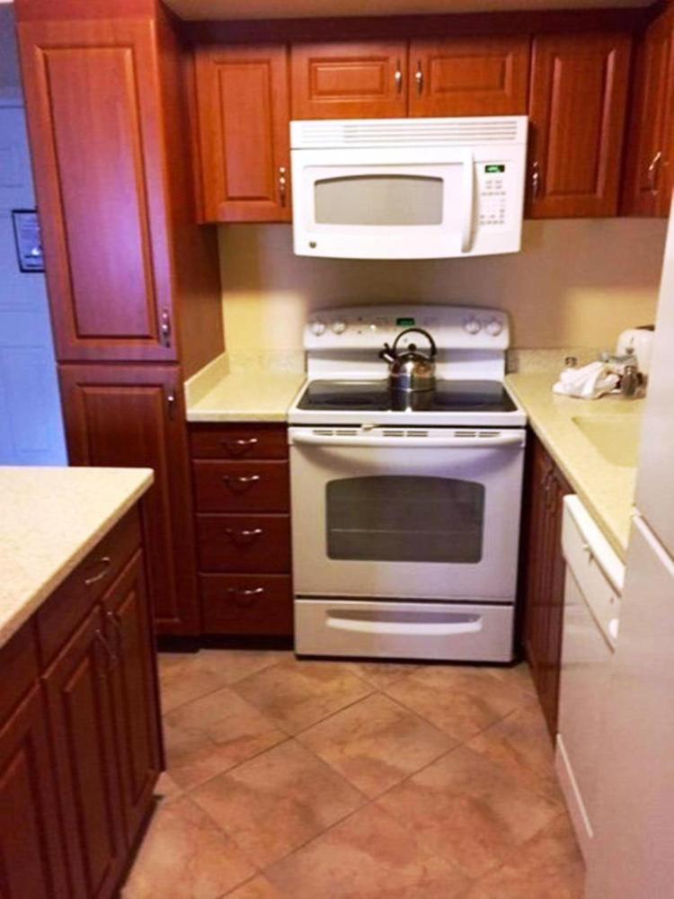 One-Bedroom Apartment - NO RESORT FEE interior